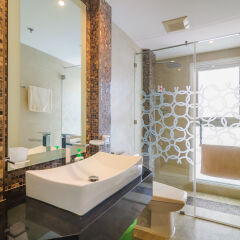 Отель Cosy Beach View Condominium Official Паттайя ванная