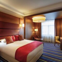 Гостиница Mercure Lipetsk Center в Липецке 9 отзывов об отеле, цены и фото номеров - забронировать гостиницу Mercure Lipetsk Center онлайн Липецк комната для гостей