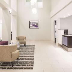 Отель La Quinta Inn & Suites New York City Central Park интерьер отеля