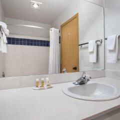 Red Lion Inn & Suites Sequim in Sequim, United States of America from 215$, photos, reviews - zenhotels.com bathroom photo 2