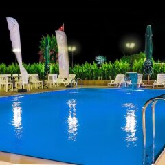 Süzer Resort Hotel бассейн