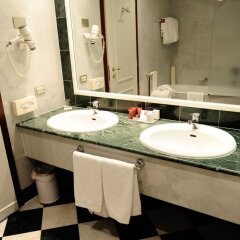 Отель Leonardo Hotel Milan City Center Италия, Милан - 1 отзыв об отеле, цены и фото номеров - забронировать отель Leonardo Hotel Milan City Center онлайн ванная фото 2