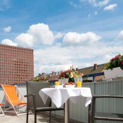 Favored Hotel Plaza балкон