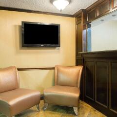 Отель Days Inn & Suites by Wyndham Vicksburg интерьер отеля