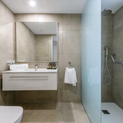 Отель Tasia Maris Seasons Hotel - Adults Only Кипр, Айя-Напа - 1 отзыв об отеле, цены и фото номеров - забронировать отель Tasia Maris Seasons Hotel - Adults Only онлайн ванная фото 2