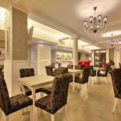 White Rock Castle Suite Hotel гостиничный бар