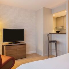 Отель Aparthotel Adagio Genève Saint Genis Pouilly Франция, Туари - отзывы, цены и фото номеров - забронировать отель Aparthotel Adagio Genève Saint Genis Pouilly онлайн удобства в номере фото 2