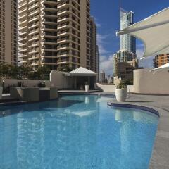 Отель Novotel Surfers Paradise бассейн