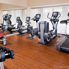 Отель Four Points By Sheraton Munich Central фитнесс-зал фото 3