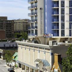 Отель DoubleTree by Hilton Bethesda - Washington D.C. балкон