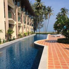 Отель Lanta Pura Beach Resort бассейн