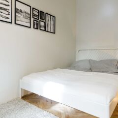 Апартаменты Chic Tarragon Apartments комната для гостей