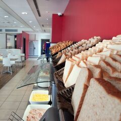 Отель Travelodge Barcelona Poblenou питание фото 3