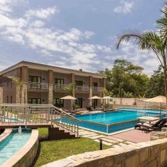 Protea Hotel by Marriott Takoradi Select бассейн