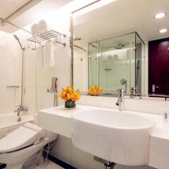 Отель Holiday Inn Shanghai Hongqiao Central ванная