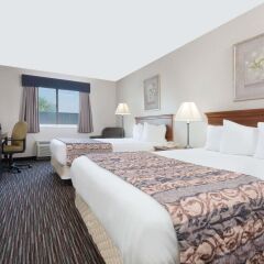 Отель Baymont Inn & Suites Columbus/Rickenbacker Колумбус комната для гостей фото 4