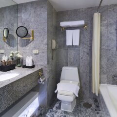 Отель Grand Mercure Bangkok Fortune ванная фото 2