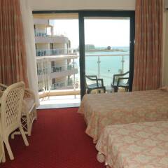 Отель Aska Just In Beach – All Inclusive комната для гостей фото 3