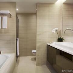 Отель Pan Pacific Serviced Suites Orchard, Singapore Сингапур, Сингапур - отзывы, цены и фото номеров - забронировать отель Pan Pacific Serviced Suites Orchard, Singapore онлайн ванная