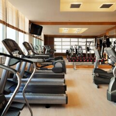 Отель Sheraton Poznan Hotel Польша, Познань - отзывы, цены и фото номеров - забронировать отель Sheraton Poznan Hotel онлайн фитнесс-зал