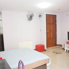Отель Zen Rooms Mahajak Residence Бангкок комната для гостей фото 5