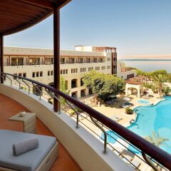 Отель Dead Sea Marriott Resort & Spa Иордания, Сваймех - отзывы, цены и фото номеров - забронировать отель Dead Sea Marriott Resort & Spa онлайн балкон
