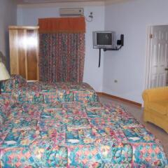 Отель Holiday Haven комната для гостей