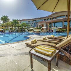 Al Raha Beach Hotel Villas бассейн