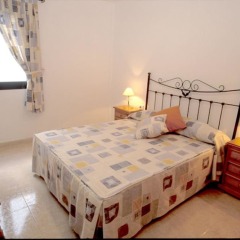 Отель Cala Apartments 3Pax Bajo D Испания, Гинигинамар - отзывы, цены и фото номеров - забронировать отель Cala Apartments 3Pax Bajo D онлайн комната для гостей фото 3