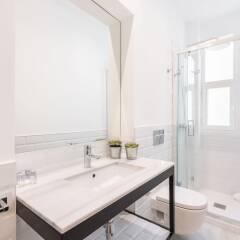 Отель 4pax. With 2 Bds. & 2 Bathrooms Next to Atocha Train Station Мадрид ванная фото 2