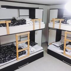 Lux Guesthouse - Hostel комната для гостей