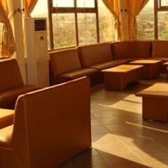 Oscarpak Royal Hotel гостиничный бар