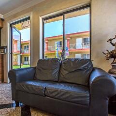 Отель Rodeway Inn Culver City комната для гостей