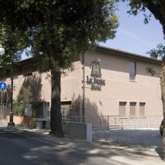 Hotel La Fonte Озимо парковка