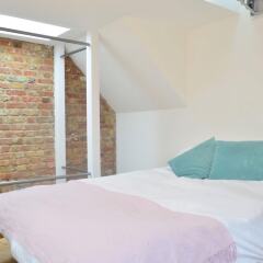 Апартаменты Spacious Apartment for 4 in Trendy Shoreditch комната для гостей фото 3