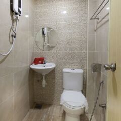 Отель ZEN Rooms Off Jalan Pudu @Hotel Paloma Inn Малайзия, Куала-Лумпур - отзывы, цены и фото номеров - забронировать отель ZEN Rooms Off Jalan Pudu @Hotel Paloma Inn онлайн ванная фото 2