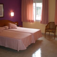 Hotel Cortes Барселона комната для гостей фото 3