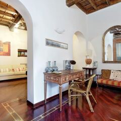 Апартаменты Scala Charming Apartment комната для гостей фото 2
