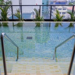 Отель Citadines Bangkok Sukhumvit 8 Бангкок бассейн