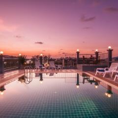 The Crystal Beach Hotel бассейн
