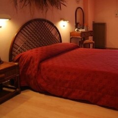 Airport Hotel Les Amis сейф в номере