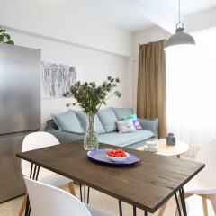 Отель Live In Athens Acropolis Suites Афины в номере фото 2