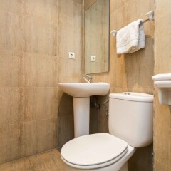 Отель Living Valencia - Bolseria Street ванная
