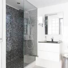 Отель Tuileries - Louvre Area Apartment Франция, Париж - отзывы, цены и фото номеров - забронировать отель Tuileries - Louvre Area Apartment онлайн ванная фото 2