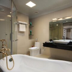 Отель Boss Legend Hotel Вьетнам, Ханой - отзывы, цены и фото номеров - забронировать отель Boss Legend Hotel онлайн ванная