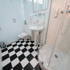 Отель Prague Loreta Residence Чехия, Прага - отзывы, цены и фото номеров - забронировать отель Prague Loreta Residence онлайн ванная фото 2