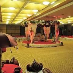 Отель Cambay Grand фитнесс-зал фото 3