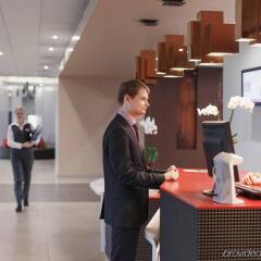 Гостиница Mercure Lipetsk Center в Липецке 9 отзывов об отеле, цены и фото номеров - забронировать гостиницу Mercure Lipetsk Center онлайн Липецк интерьер отеля фото 2