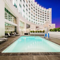 Отель Crowne Plaza Los Angeles-Commerce Casino бассейн фото 2