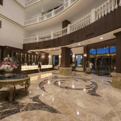Oz Hotels SUI Турция, Аланья - 1 отзыв об отеле, цены и фото номеров - забронировать отель Oz Hotels SUI - All Inclusive онлайн интерьер отеля